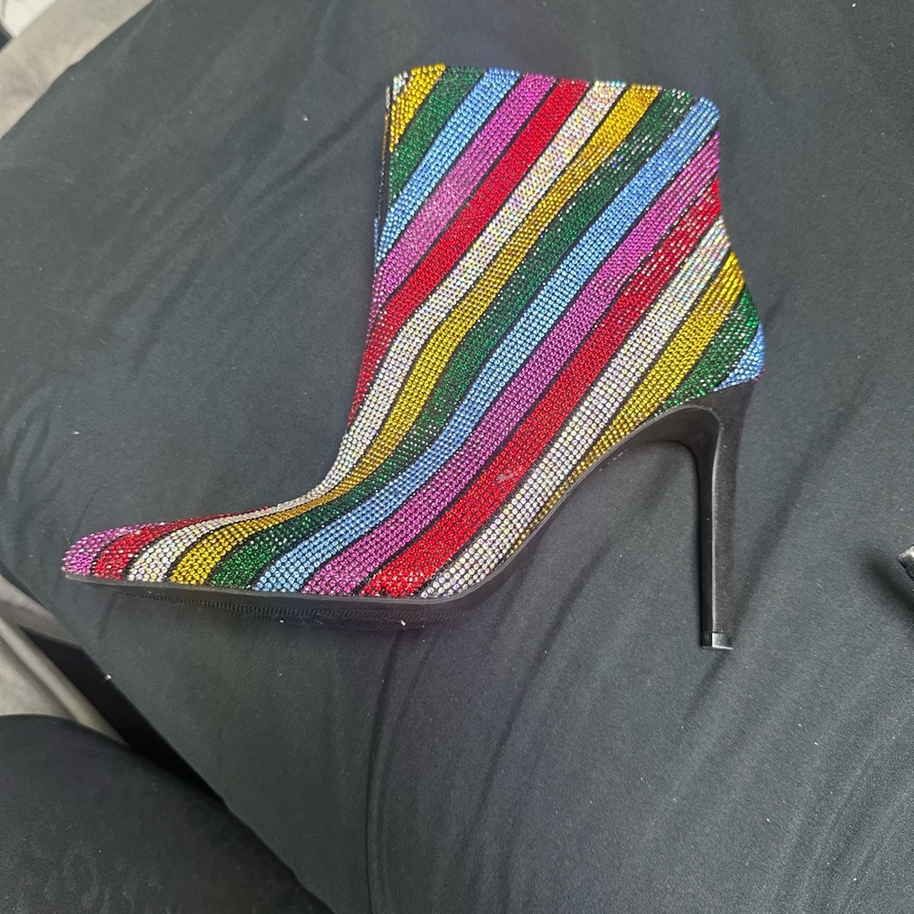 Beautiful color strip ankle boots with crystal